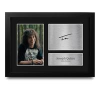 HWC Trading Joseph Quinn Strange Hawkins Thing Eddie Munson Los Regalos Imprimieron La Imagen Firmada Del Autógrafo Para Los Fans De La Demostración De Serie De Televisión - A4 Enmarcado