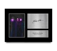 HWC Trading Kathryn Hahn Agatha All Along Los Regalos Imprimieron La Imagen Firmada Del Autógrafo Para Los Fans De La Demostración De Serie De Televisión - A4