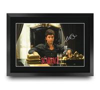 HWC Trading Scarface Scene 2 Al Pacino Los Regalos Imprimieron La Imagen Firmada Del Autógrafo Para Los Fans De La Memorabilia De La Película - A3 Enmarcado