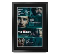 HWC Trading The Agency (2024) Michael Fassbender Los Regalos Imprimieron El Cartel Firmado Del Autógrafo Para Los Fans De Los Recuerdos De La Serie De Televisión - A3 Enmarcado