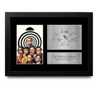 HWC Trading The Umbrella Academy Los Regalos Imprimieron La Imagen Firmada Del Autógrafo Para Los Fans De Los Recuerdos De La Serie De Televisión - A4 Enmarcado