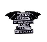 I am no damisela in distress I am a dragon in a dress Esmalte Lapel Pin broche de insignia con una falda y una insignia feminista, Metal Acero inoxidable, Sin gemas.
