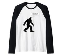 I Guess I Am Kinda Sus - Funny Suspicious Bigfoot Graphic Camiseta Manga Raglan