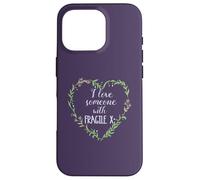 I Love Alguien con Fragile X Heart Floral Wreath Meme Carcasa para iPhone 16 Pro