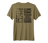 I Love-One Woman and Several Guns Lover Husband Boyfriend Camiseta Premium