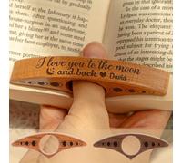 I Love You to The Moon and Back - Soporte personalizado para páginas de libros, soporte de madera para leer solo una página más, accesorios de lectura, regalo para gusanos de biblioteca, aniversario