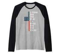 I Stand for The Flag and Kneel for The Cross USA Freedom God Camiseta Manga Raglan