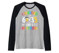 I Survived 67 + 33 Days School Kids Funny Math 100th Day Camiseta Manga Raglan