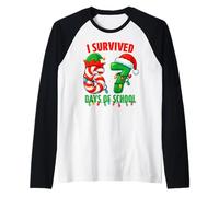 I Survived 67 Days of School Christmas Santa Elf Candy Meme Camiseta Manga Raglan
