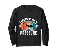 I Work Well Under Pressure Retro Diver Buceo Manga Larga