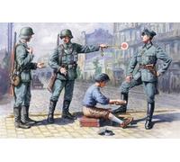 ICM 35561 1/35 German Patrol (1939-1942) (4 Figures - 1 Officer, 2 Soldiers, 1C