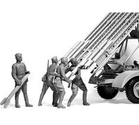ICM 35592 MAQUETA BM-13-16 EN W.O.T. 8 CHASIS CON TRIPULACIÓN SOVIÉTICA 1/35