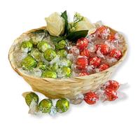 Idee Regalo Uomo e Donna - Cesto A Forma Di Cuore + Cioccolatini Pistacchio 200gr + Latte 200gr + Bouquet Artificiale