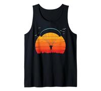 Ilustración retro de un parapente volando al atardecer vibrante Camiseta sin Mangas