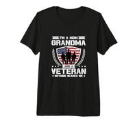I'm A Mom Grandma and A Veteran Nothing Scares Me Camiseta Premium