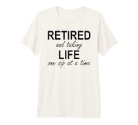 Im Retired and Taking Life One Sip at a Time Retirement Wine Camiseta Premium