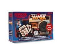 IMC TOYS GLOBAL Stranger Things Hawkins HITMAKER Juegos de Cartas Juego De Cartas Inspirado En La Serie De Stranger Things: Escanea, Adivina, Completa Tu Mixtape... ¡Y GANA La Partida!