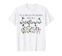 In a Field of Roses She is a Wildflower Hummingbird Floral Camiseta