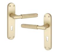 Infinity Decor Par de manijas de puerta moleteadas de estilo moderno en placa trasera de ojo de cerradura, apto para puertas interiores y exteriores (latón satinado)
