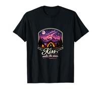Insignia de montaña de Camping Kiss Under The Stars Camiseta
