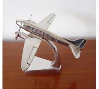 Inspirational Gifting Adorno de avión Douglas DC-3 en soporte, aluminio pulido a mano, escultura de avión Dakota, 23 cm de envergadura