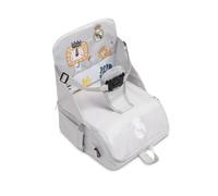 Interbaby - Trona de Viaje Real Madrid. Covertible en mochila o bolso. Plegable, ligera y con asa reguladora para transportarla. Arnés de seguridad de 5 puntos ajustables.