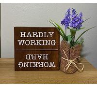 Intereswoodg - Letrero de madera con texto en inglés "Working hard or hardly work", decoración divertida para el trabajo, escritorio de oficina, estante de madera, letreros de madera con refranes de 8