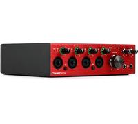 Interfaz de audio USB Clarett+ 4Pre de Focusrite para artistas. Los cuatro preamplificadores de micrófono con distorsión y ruido bajos aportan un sonido real
