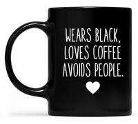 Introvertido viste de negro, ama el café y evita a la gente. Regalo sarcástico para inauguración de la casa. Tazas de café novedosas. Taza de té de cerámica con impresión de doble cara para mamá y pap