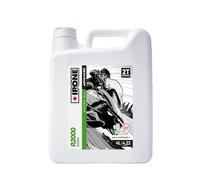 IPONE - Aceite de Motor para Moto de Nieve 2 Tiempos R2000 Snow - Aroma Fresa - Bidón dosificador 4 Litro - Semisintético+ - Limpieza garantizada del motor - Protección óptima a temperaturas extremada