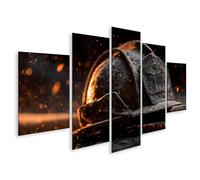 islandburner Cuadro sobre lienzo casco de bombero con hacha y chispas brillantes Mural - 5 piezas