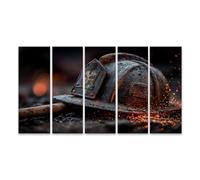 islandburner Cuadro sobre lienzo casco de bombero con hacha y chispas brillantes sobre fondo oscuro - 5 piezas XXL