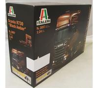Italeri 553897 Scania 3897 R730 V8 Black Amber Truck Modellbau (Importación USA)