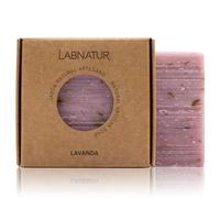 Jabón Natural LABNATUR PREMIUM LAVANDA - 100 gr VEGANO 100% posee propiedades relajantes y antiinflamatorias, además destaca por sus propiedades antisépticas, analgésicas, sedantes.