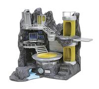 Jada- Batcueva con 6 Nanofiguras de Metal y 1 Figura Mediana, Plataforma con Luz, Puertas Correderas, Adecuado a Partir de 5 Años