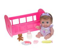 JC TOYS- Muñeca Lil’ Cutesies de 24 cm de Vinilo Suave, Vestida con un Mono Azul Jaspeado, Incluye Cuna y 5 Accesorios, Rosa, diseñado por Berenguer, +2 años, surtido: modelos aleatorios