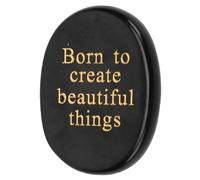 Jenngaoo Piedra Grabada, Piedra De Bolsillo Motivacional con Grabado Nacido para Crear Cosas Hermosas para Padres, Familiares, Amigos, Piedra Natural Negra, Regalo Inspirador