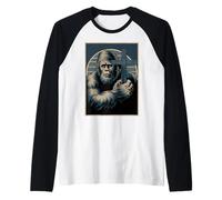 Jesus and Bigfoot - Faith and Friendship tee Camiseta Manga Raglan