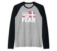 Jesus Faith Over Fear Flag Red Christian Cross Psalms 118:6 Camiseta Manga Raglan