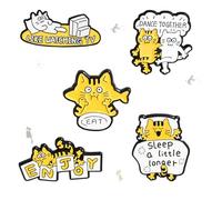 JHCHUYI 5 insignias de animales de dibujos animados, pines esmaltados de gato amarillo comiendo peces y durmiendo, pines de solapa de gato blanco viendo la televisión y bailando, pines de aleación de
