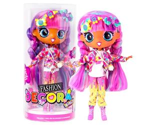 John Adams Decora Girlz - Muñeca Coleccionable de Moda Sticker 'n' Style de 11 Pulgadas - Sweetie | La muñeca Cuenta con más de 75 Accesorios Coloridos. | Muñecas y Accesorios | A Partir de 4 años