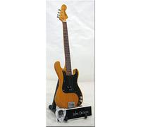 JOHN DEACON Miniatura Guitarra BASS QUEEN con guitarra Pick