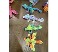 JOYIN 4 Piezas de Rellenos para Bolsas de Fiesta de Dragones Impresos en 3D para niños, 4 Coloridos Juguetes antiestrés Flexibles y articulados de Dragones Impreso (Mini Dragón)