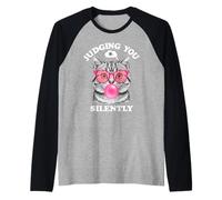 Judging You Silently Funny Cat Blowing Bubble Gum Pink Cat Camiseta Manga Raglan
