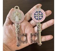 Juego de 2 llaves esmaltadas de doble cara de San Benito de 4.9 x 2.9 pulgadas para protección - Medalla de San Benito para hogar y puerta - Colgador de pared católico para el día de Pascua - Regalo