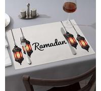 Juego de 4 manteles individuales para cocina y comedor de primera calidad con diseño de ramadán que cuelgan sobre un fondo blanco