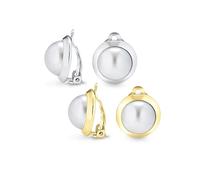 Juego de dos pendientes de clip estilo botón simple con cúpula redonda y perla blanca simulada para mujer, para orejas no perforadas, de latón chapado en plata y oro.