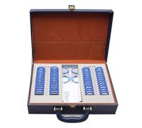 Juego de lentes de prueba con montura para una evaluación visual precisa en la práctica de optometría.