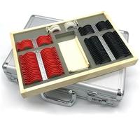 Juego de lentes de prueba ópticas para una evaluación integral de la visión. Detecta hipermetropía, miopía, astigmatismo, estrabismo y daltonismo.