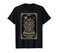 Just One More Chapter Starry Night Bookworm Fiesta de Halloween Camiseta